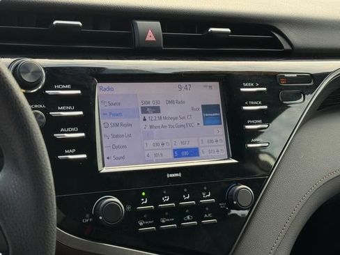 Used 2020 Toyota Camry LE FWD image 15