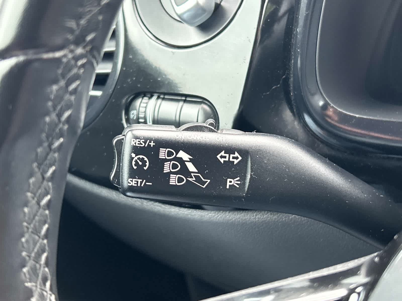 Used 2019 Volkswagen Beetle 2.0T S FWD image 25