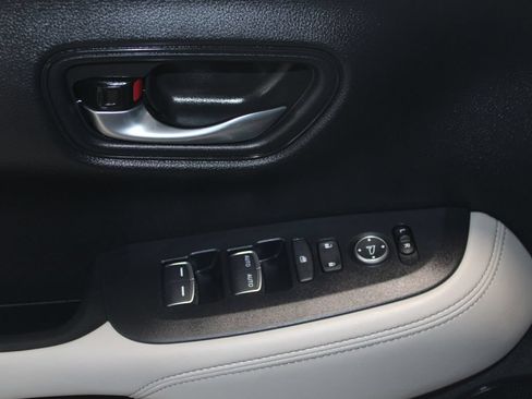Used 2025 Honda HR-V EX-L image 6