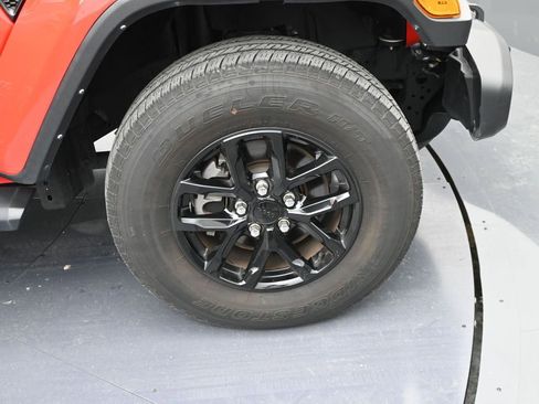 Used 2023 Jeep Gladiator Sport image 33