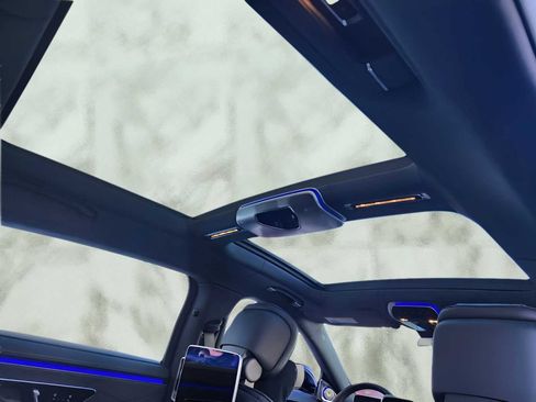 Used 2025 Mercedes-Benz Maybach S 580 4MATIC image 23