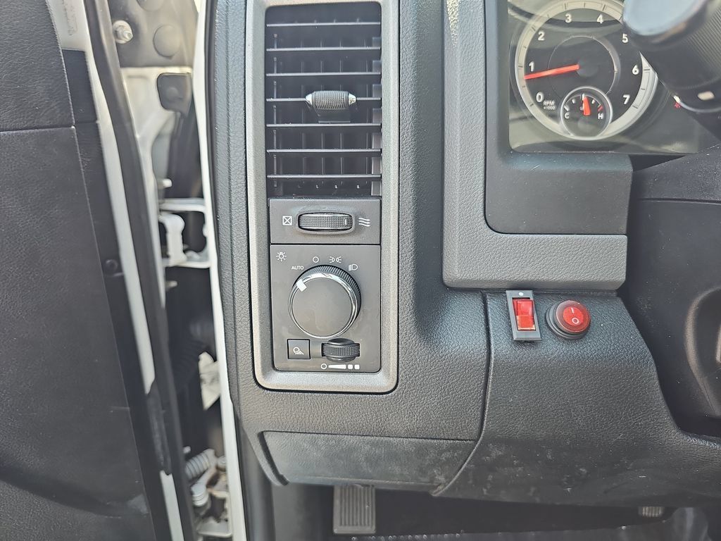 Used 2014 RAM 1500 Tradesman w/ Popular Equipment Group AWD/4WD image 33