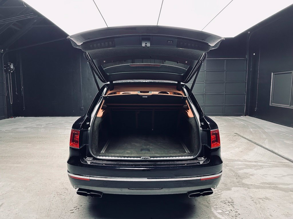Used 2019 Bentley Bentayga AWD/4WD image 42