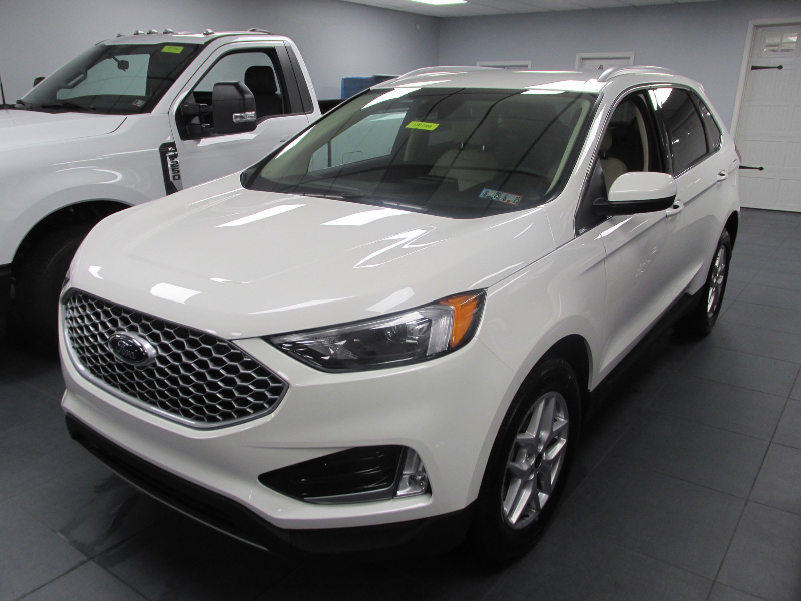 New 2024 Ford Edge SEL w/ Convenience Package AWD/4WD image 1