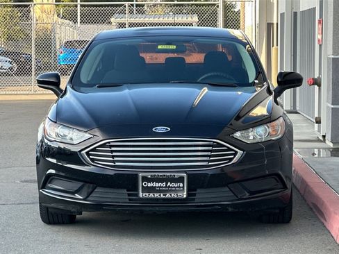 Used 2018 Ford Fusion SE image 9