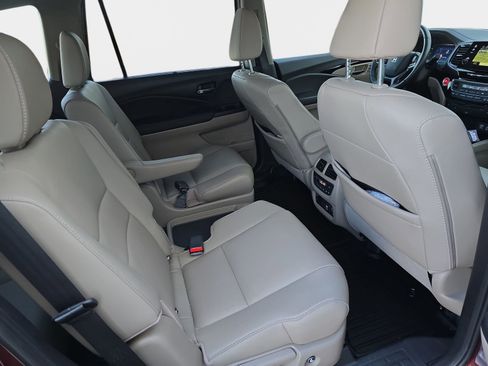 Certified 2019 Honda Pilot Touring image 12