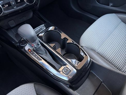 Used 2025 Chevrolet Trax LT FWD image 76