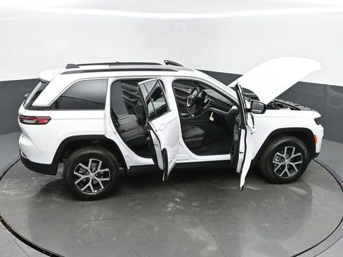 New 2025 Jeep Grand Cherokee Limited w/ Luxury Tech Group II AWD/4WD image 65