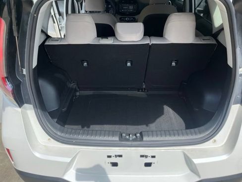 Used 2023 Kia Soul LX FWD image 14
