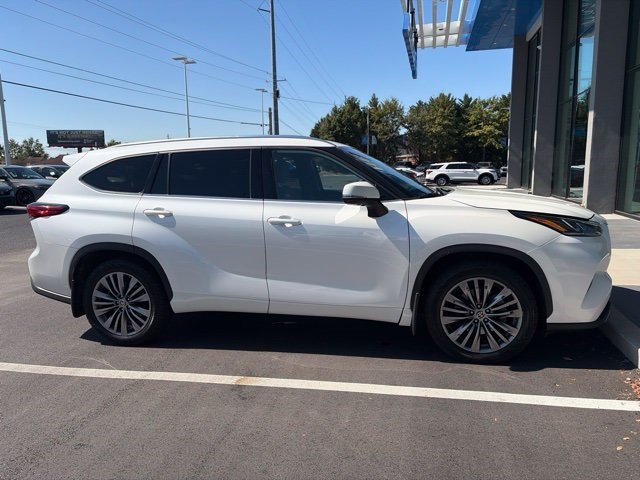 Used 2020 Toyota Highlander Platinum AWD/4WD image 12