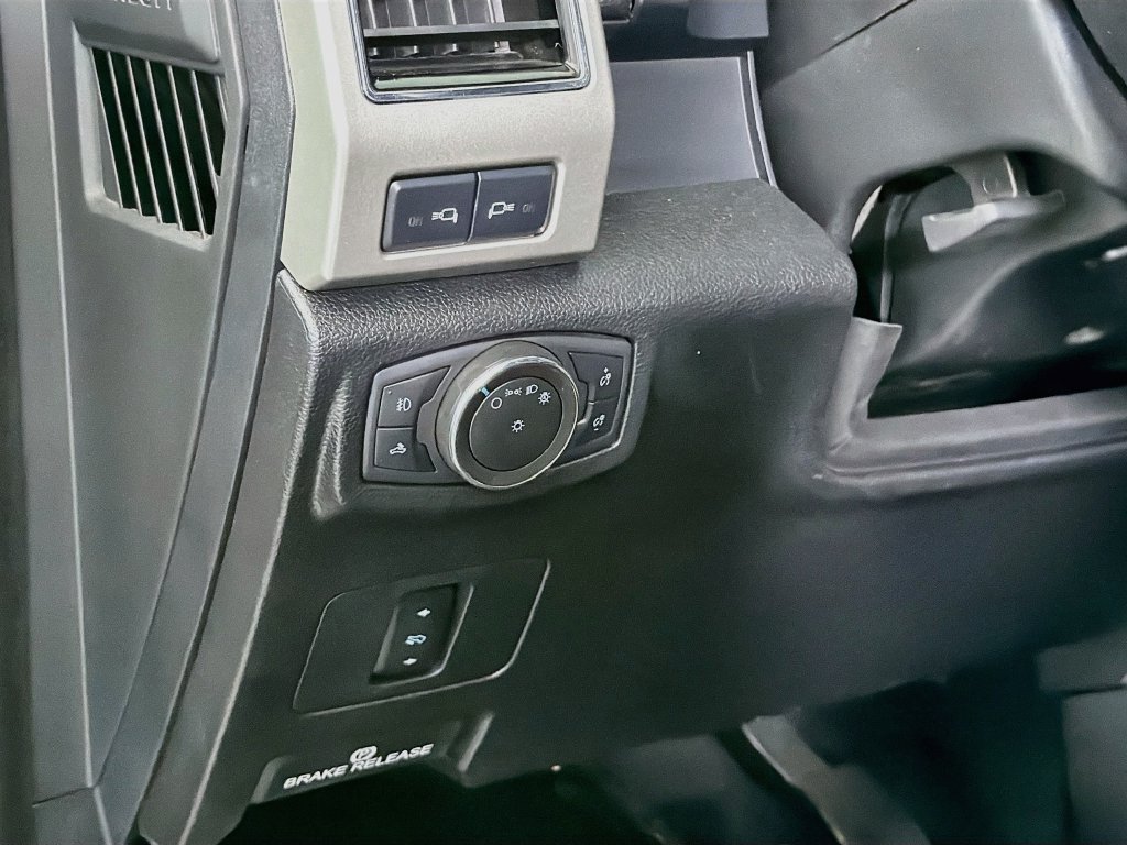 Used 2019 Ford F350 Lariat w/ Lariat Value Package AWD/4WD image 13