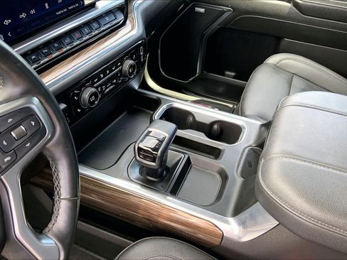 Used 2024 Chevrolet Silverado 1500 LT Trail Boss w/ LT Trail Boss Premium Package AWD/4WD image 15
