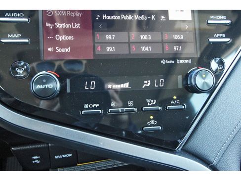 Used 2019 Toyota Camry XSE image 27