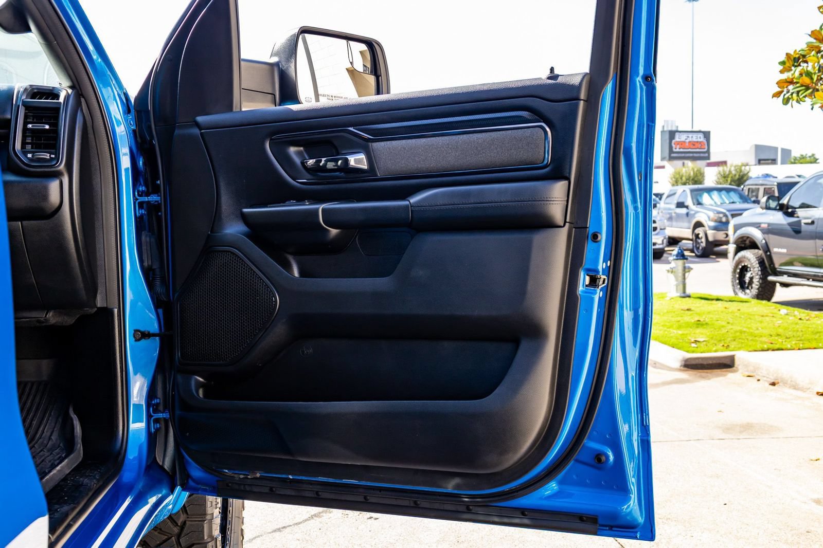 Used 2023 RAM 1500 Big Horn AWD/4WD image 38