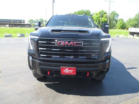 Used 2024 GMC Sierra 2500 AT4 w/ AT4 Premium Plus Package AWD/4WD image 13