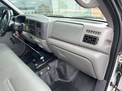 Used 1999 Ford F450 XL image 13