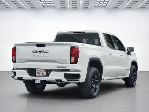 Used 2022 GMC Sierra 1500 Elevation w/ LPO, Elevation Black Package AWD/4WD image 4