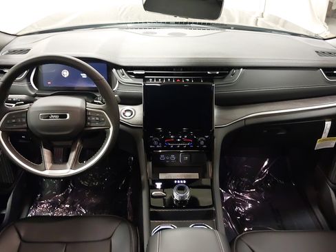 New 2025 Jeep Grand Cherokee L Limited w/ Luxury Tech Group II image 26