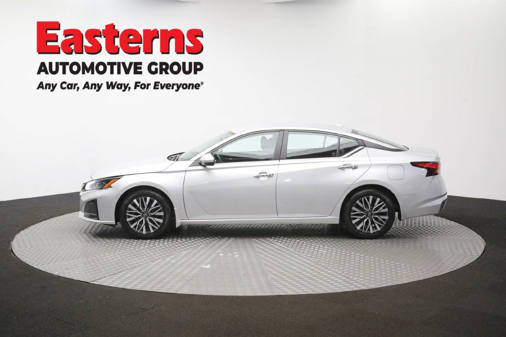 Used 2023 Nissan Altima 2.5 SV FWD image 62