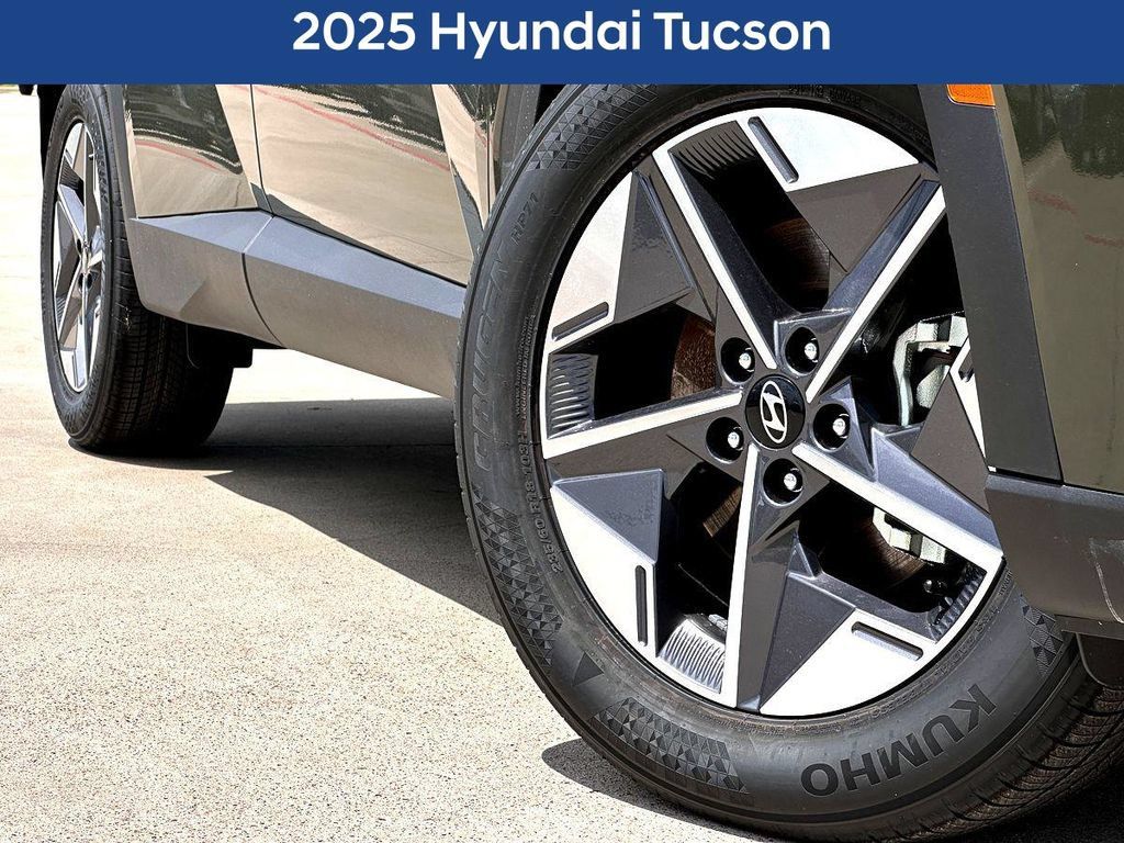 Used 2025 Hyundai Tucson SEL FWD image 2