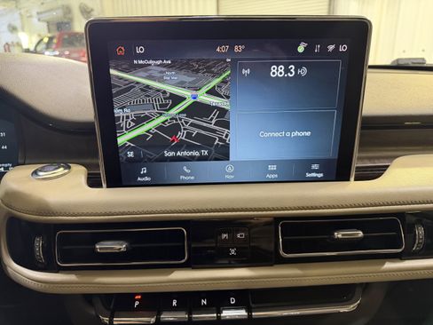 Used 2023 Lincoln Aviator Reserve w/ Equipment Group 201A AWD/4WD image 21