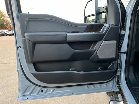 New 2026 Ford F250 Lariat w/ Lariat Premium Package image 11