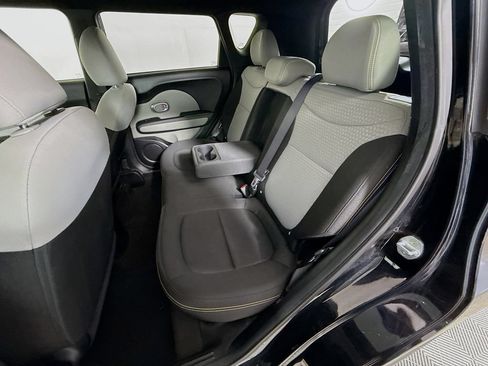Used 2015 Kia Soul + FWD image 23