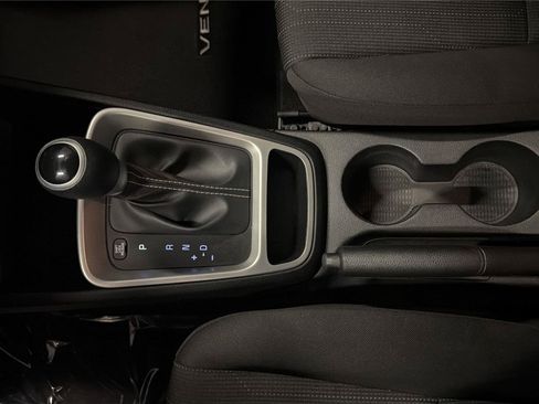 Used 2021 Hyundai Venue SE FWD image 19