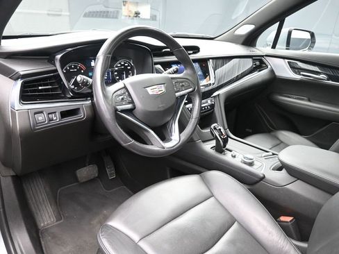 Used 2024 Cadillac XT6 Premium Luxury image 18