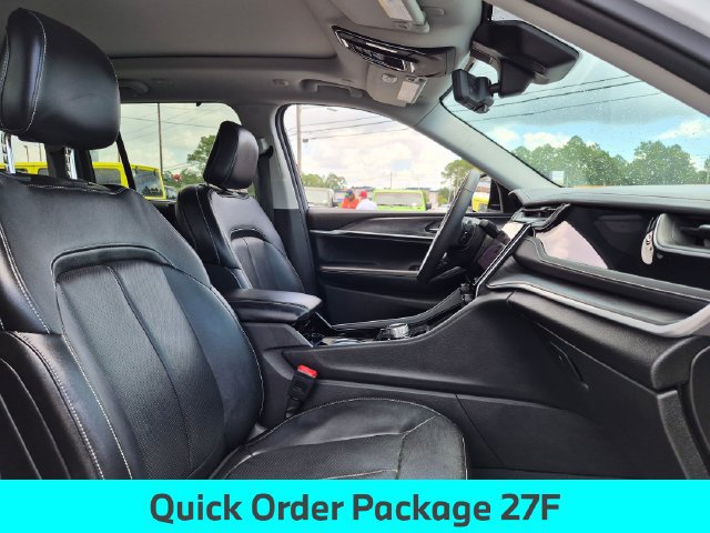 Used 2022 Jeep Grand Cherokee Limited 4xe w/ Luxury Tech Group II AWD/4WD image 30