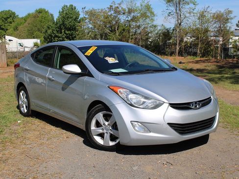 Used 2013 Hyundai Elantra GLS w/ Preferred Pkg image 3