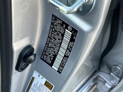 Used 2014 Toyota Prius Four image 31