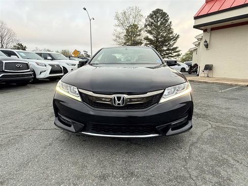Used 2017 Honda Accord EX-L image 2