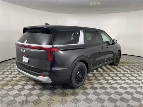 New 2026 Kia Carnival image 6