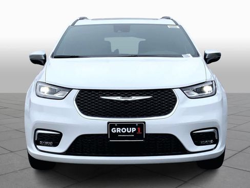 New 2026 Chrysler Pacifica Pinnacle image 3