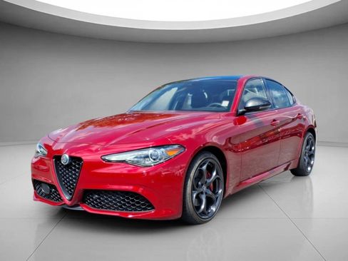 Used 2019 Alfa Romeo Giulia Ti Sport w/ Quick Order Package 22S Sport AWD/4WD image 1
