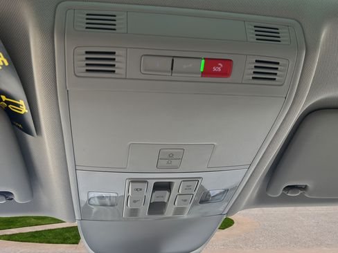 New 2026 Volkswagen Taos SE AWD/4WD image 31