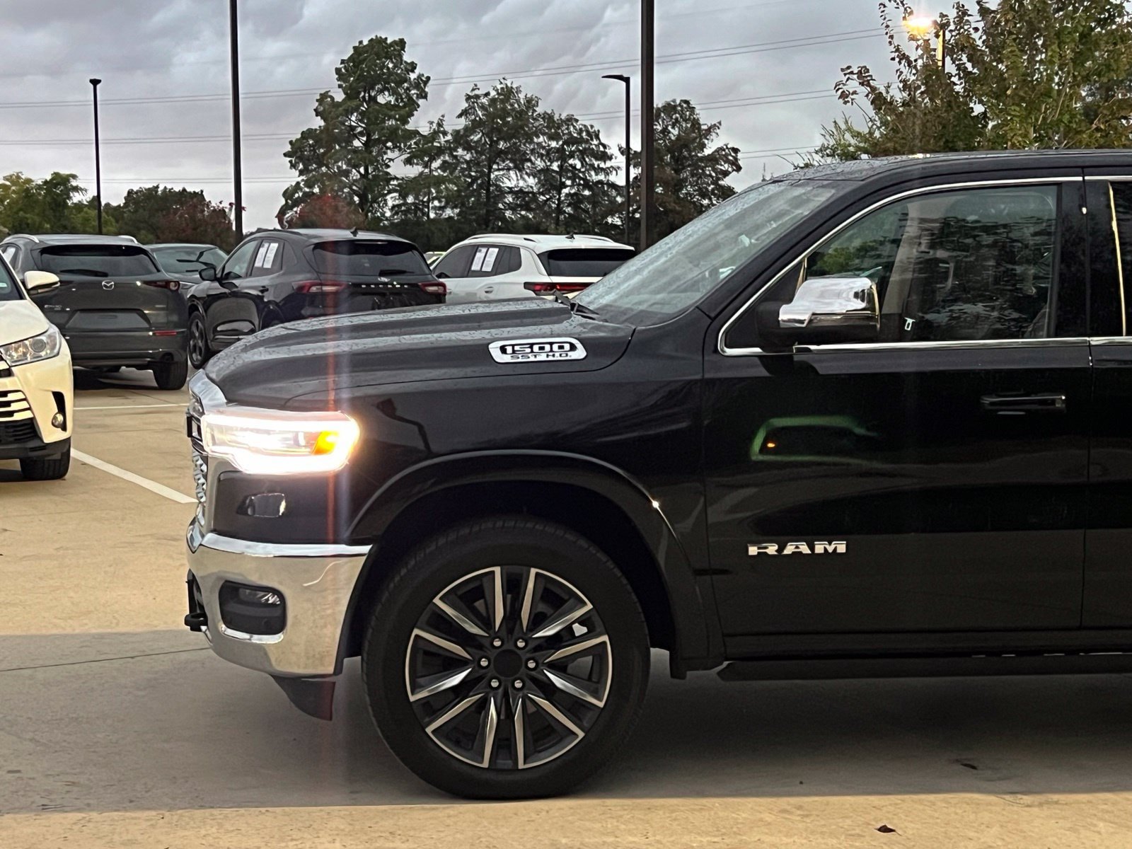 Used 2025 RAM 1500 Limited AWD/4WD image 8