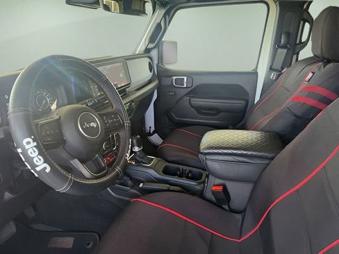 Used 2024 Jeep Gladiator Sport image 16