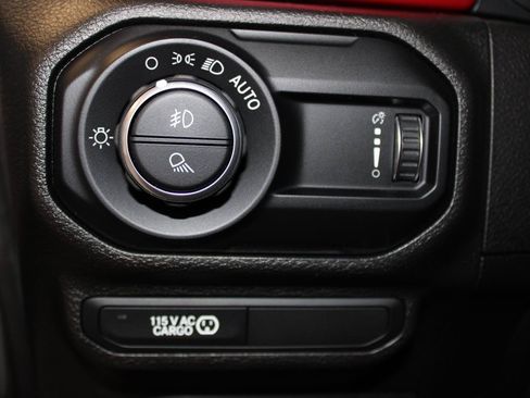 Used 2023 Jeep Gladiator Rubicon w/ Cold Weather Group AWD/4WD image 18