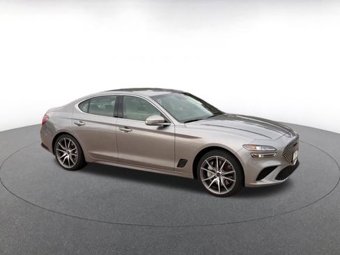 Used 2025 Genesis G70 2.5T image 2