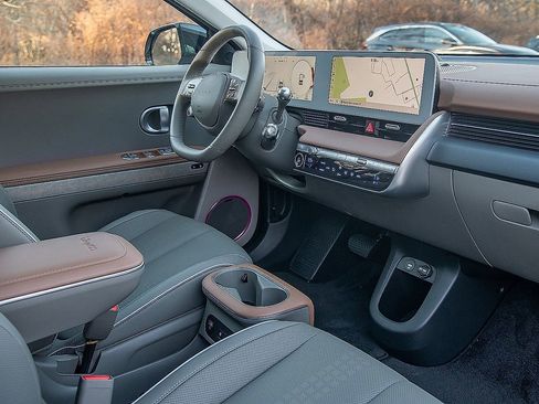 Used 2024 Hyundai Ioniq 5 Limited image 29