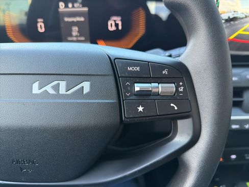 New 2025 Kia K4 FWD image 37