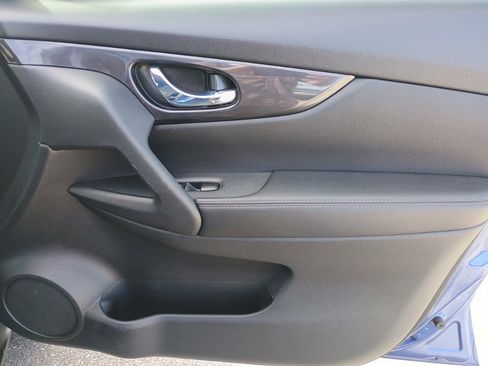 Used 2018 Nissan Rogue S image 21