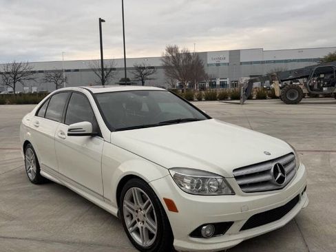 Used 2010 Mercedes-Benz C 350 Sport image 4