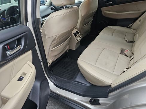 Used 2018 Subaru Outback 3.6R Limited image 21