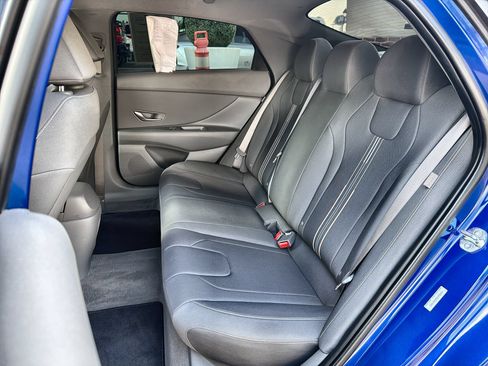 Used 2025 Hyundai Elantra Sport FWD image 21
