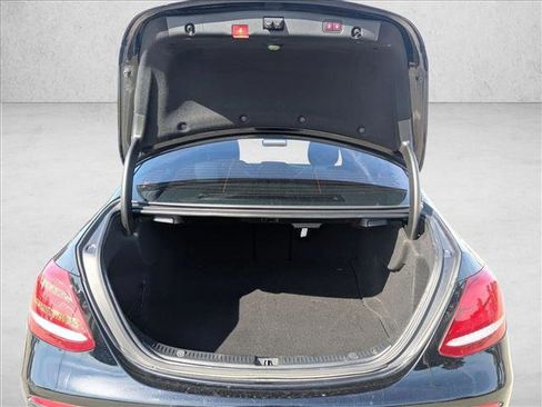 Used 2017 Mercedes-Benz E 300 image 6