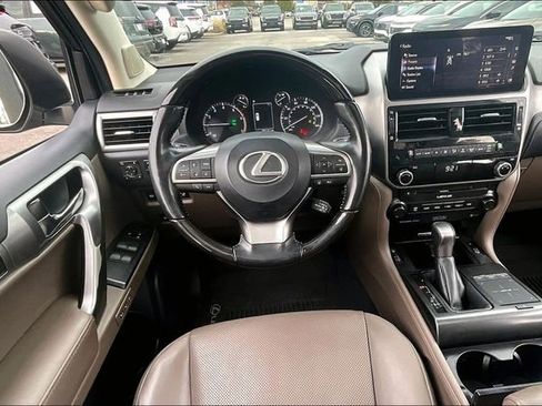 Used 2022 Lexus GX 460 Premium w/ Premium Plus Package image 8