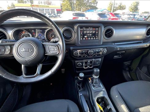 Used 2021 Jeep Wrangler Unlimited Willys image 13